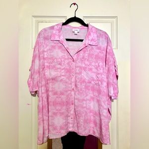 Plus Size Pink Tye Dye Cropped Button Up Blouse with Pockets and Collar 2X 3X 4X